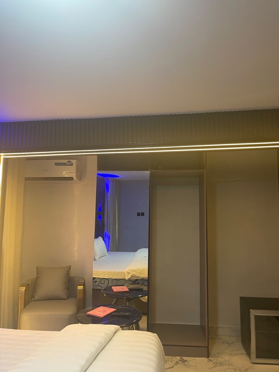 Kimroyal Hotel:Executive room