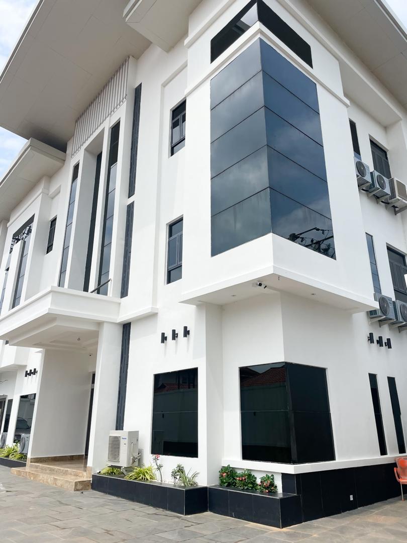 Cozy Hotel in Benin City 3