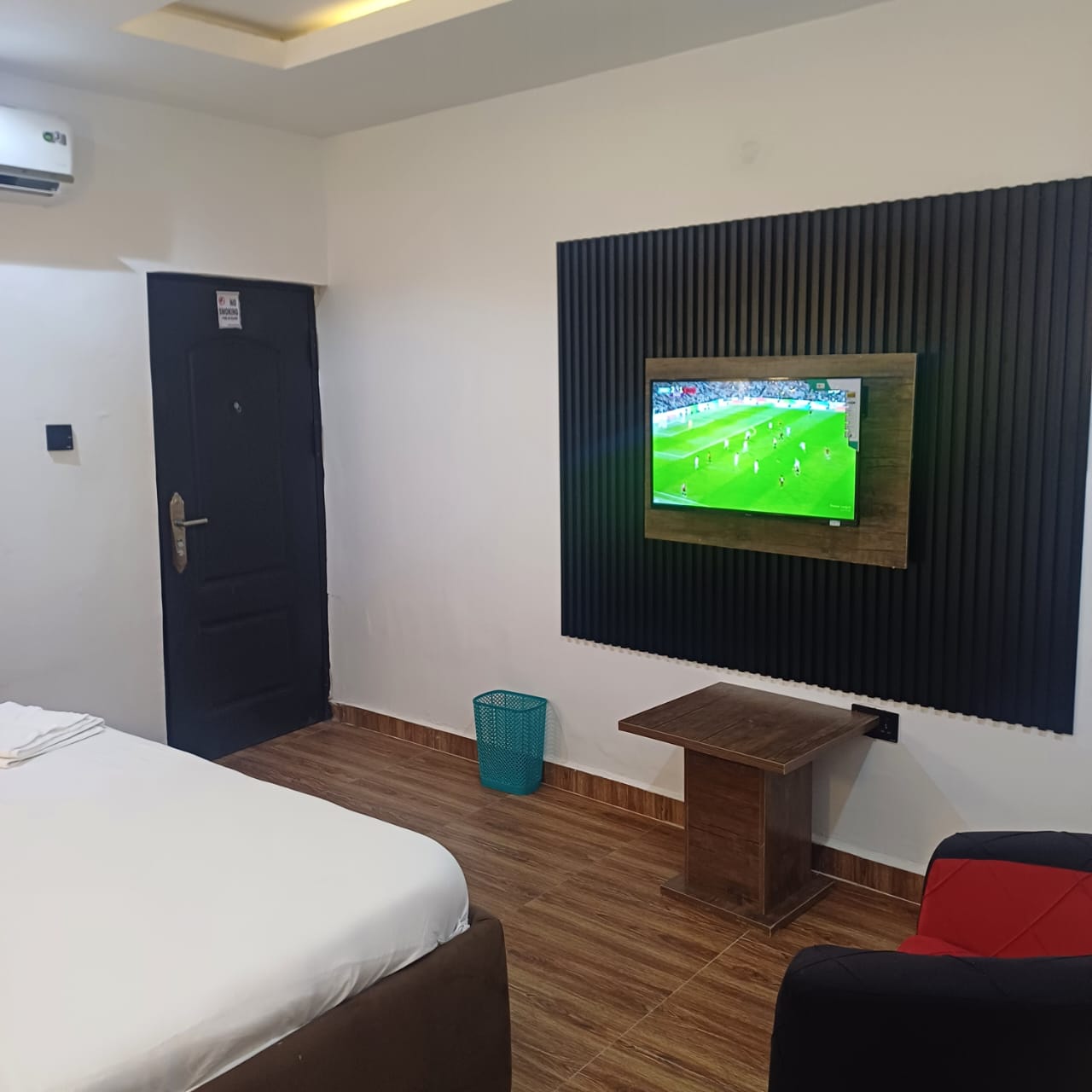 Modern Cozy Stay in Benin 2