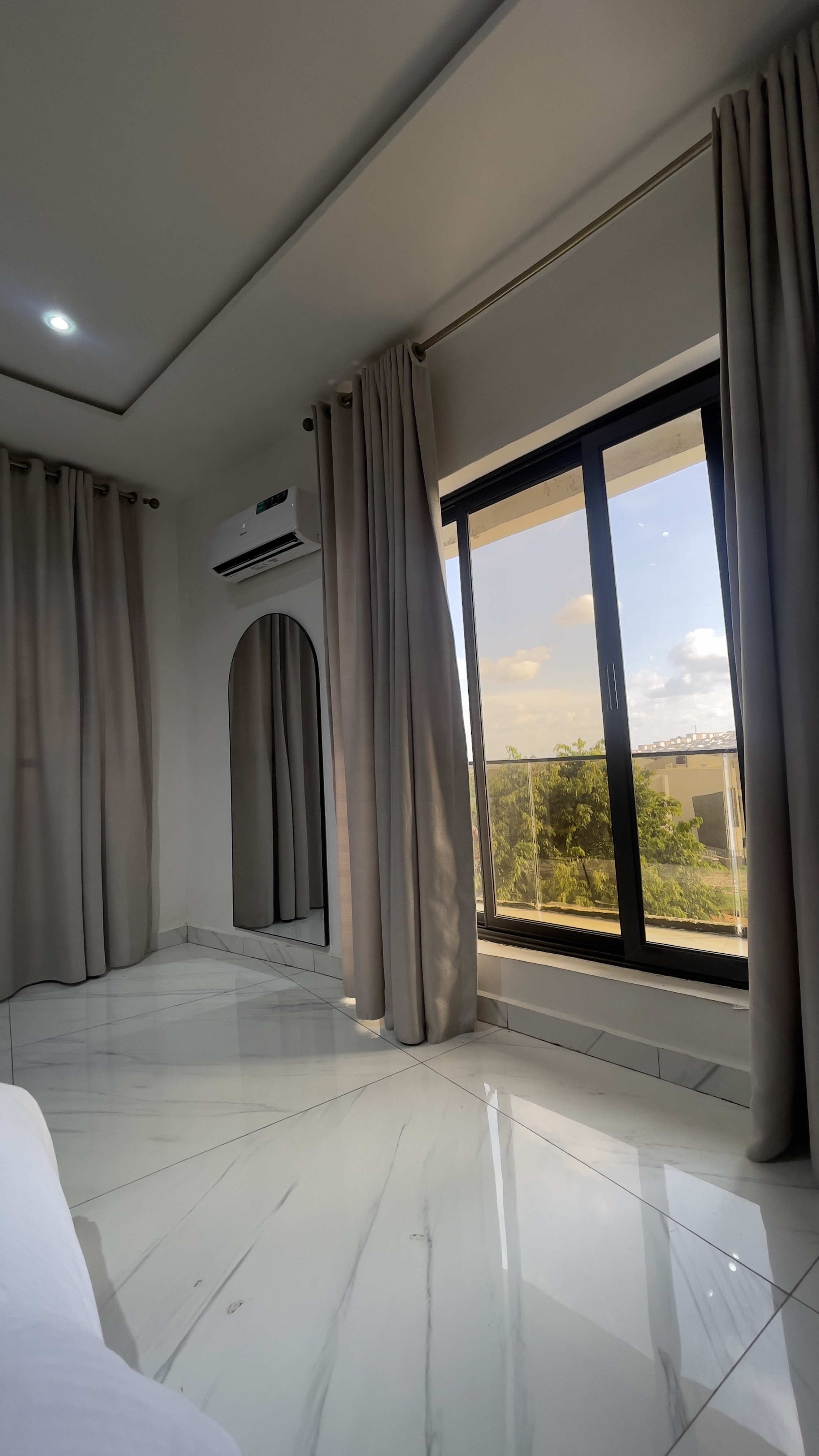 Casaraelifestyle 1 bedroom Apartment with a balcony