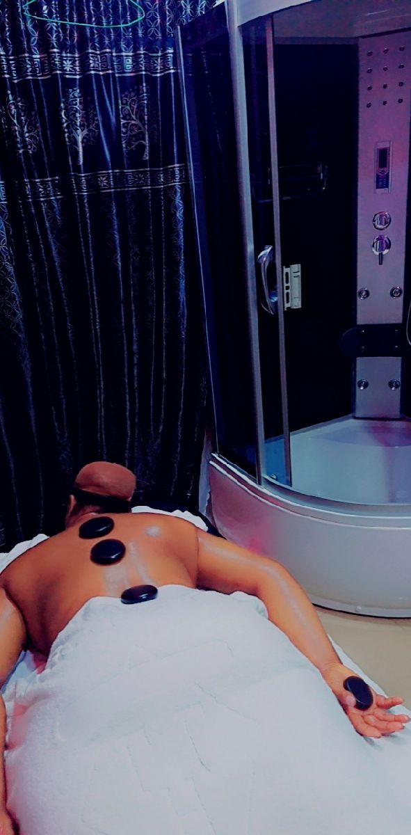 T&F Luxury Unisex Salon and Spa 5