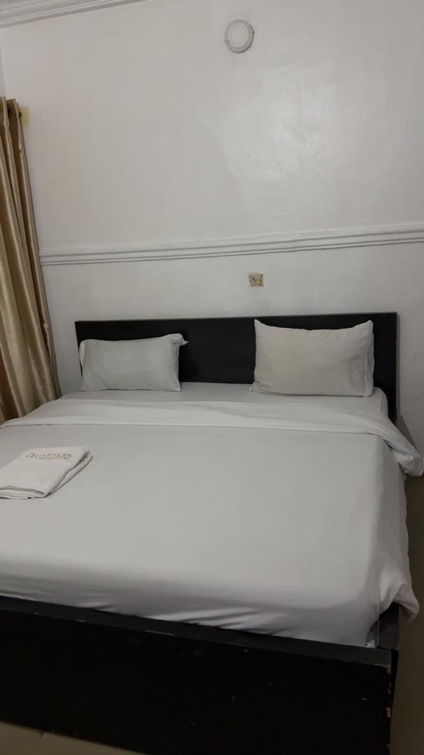 Quarters inn & suites  3