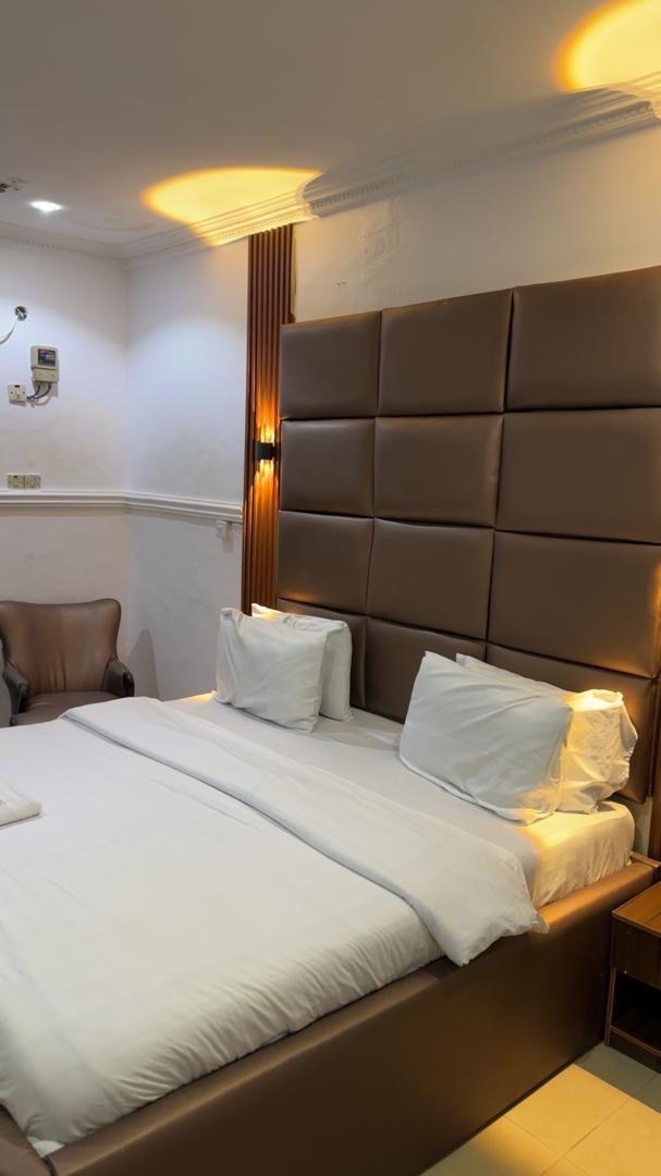 Quarters inn & suites