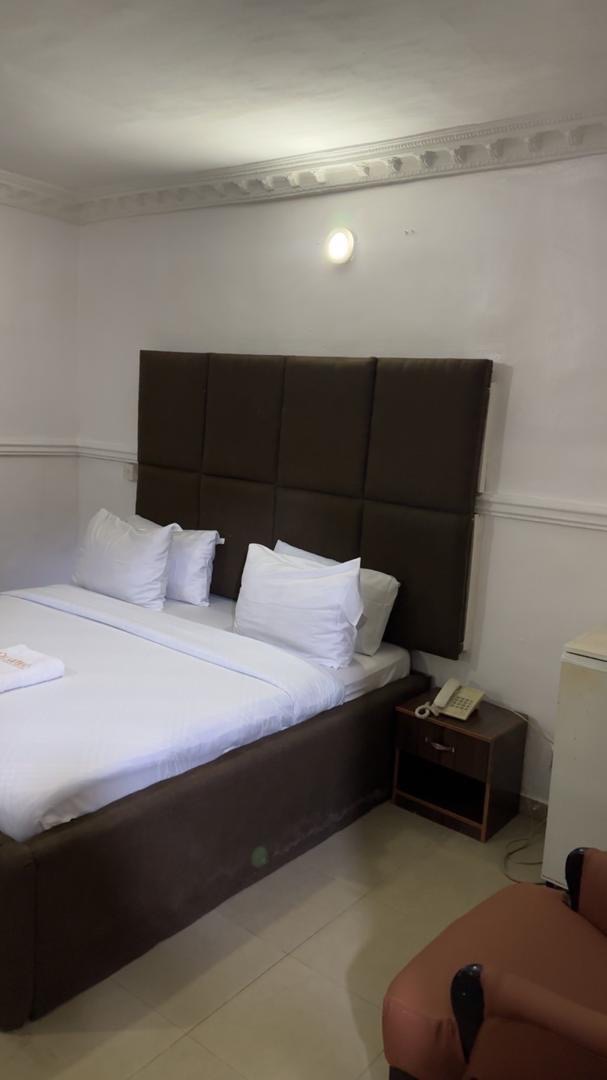 Quarters inn & suites  5