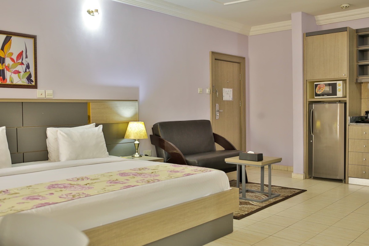 sheer luxury apartments and suites  3