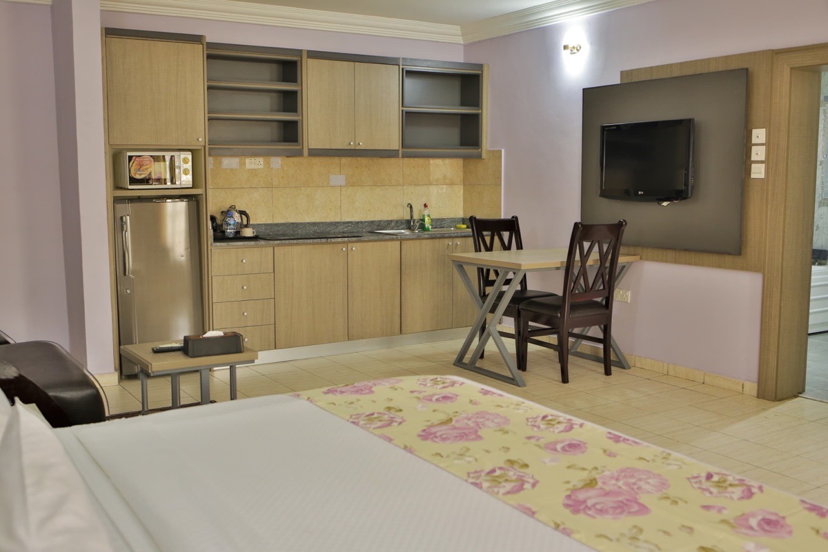 sheer luxury apartments and suites  2