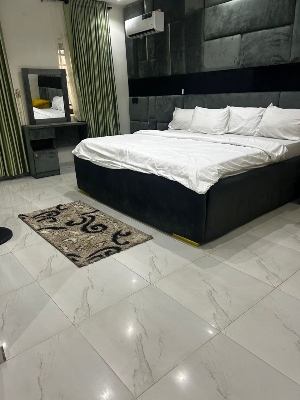 Beautiful 4bedroom apartment  4
