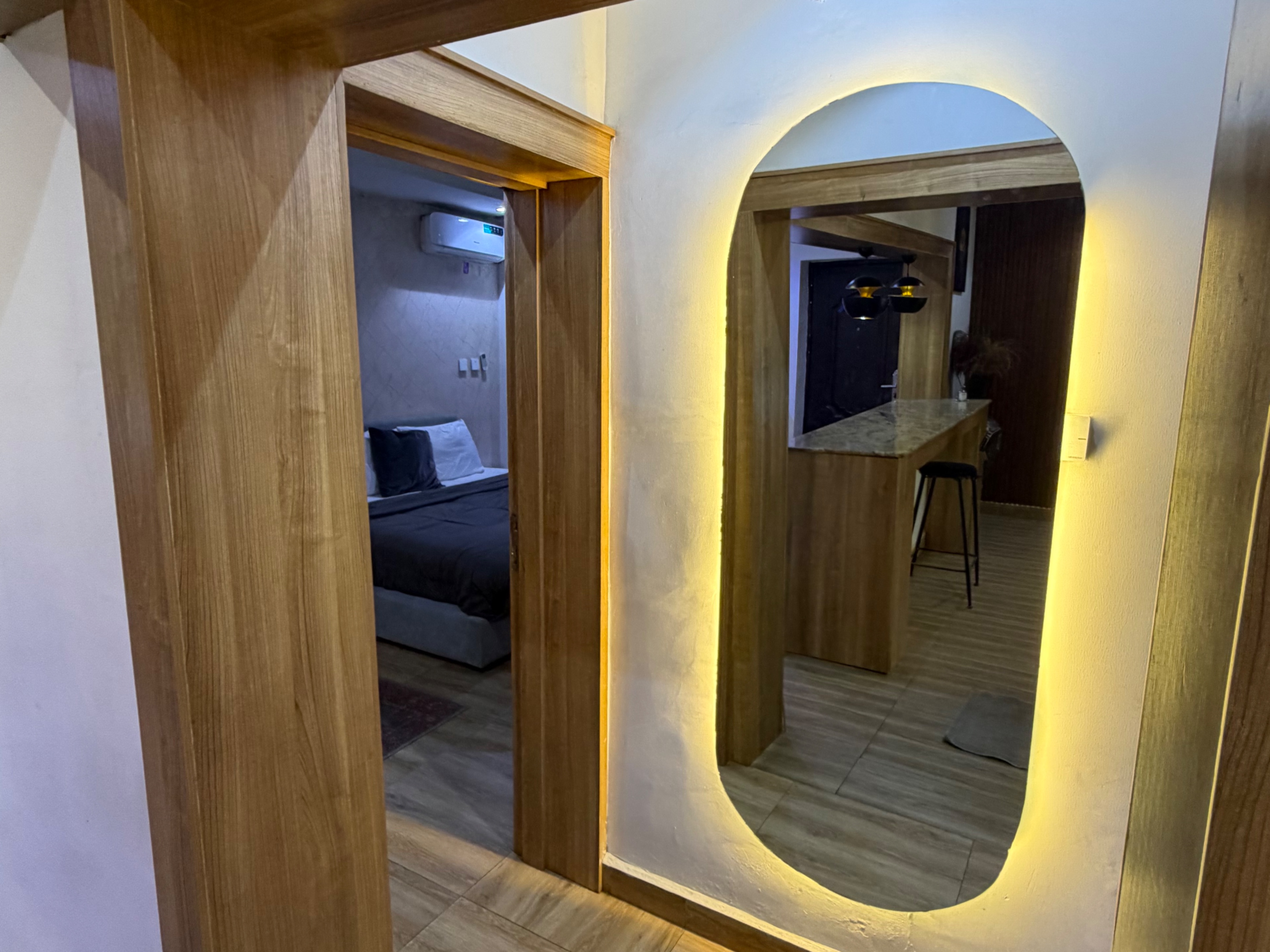 Tiptop Apartments  4