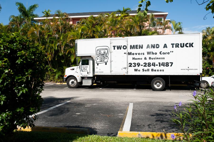 Ft Myers - Moving truck in office parking lot - 5th Ave..jpg Thumbnail