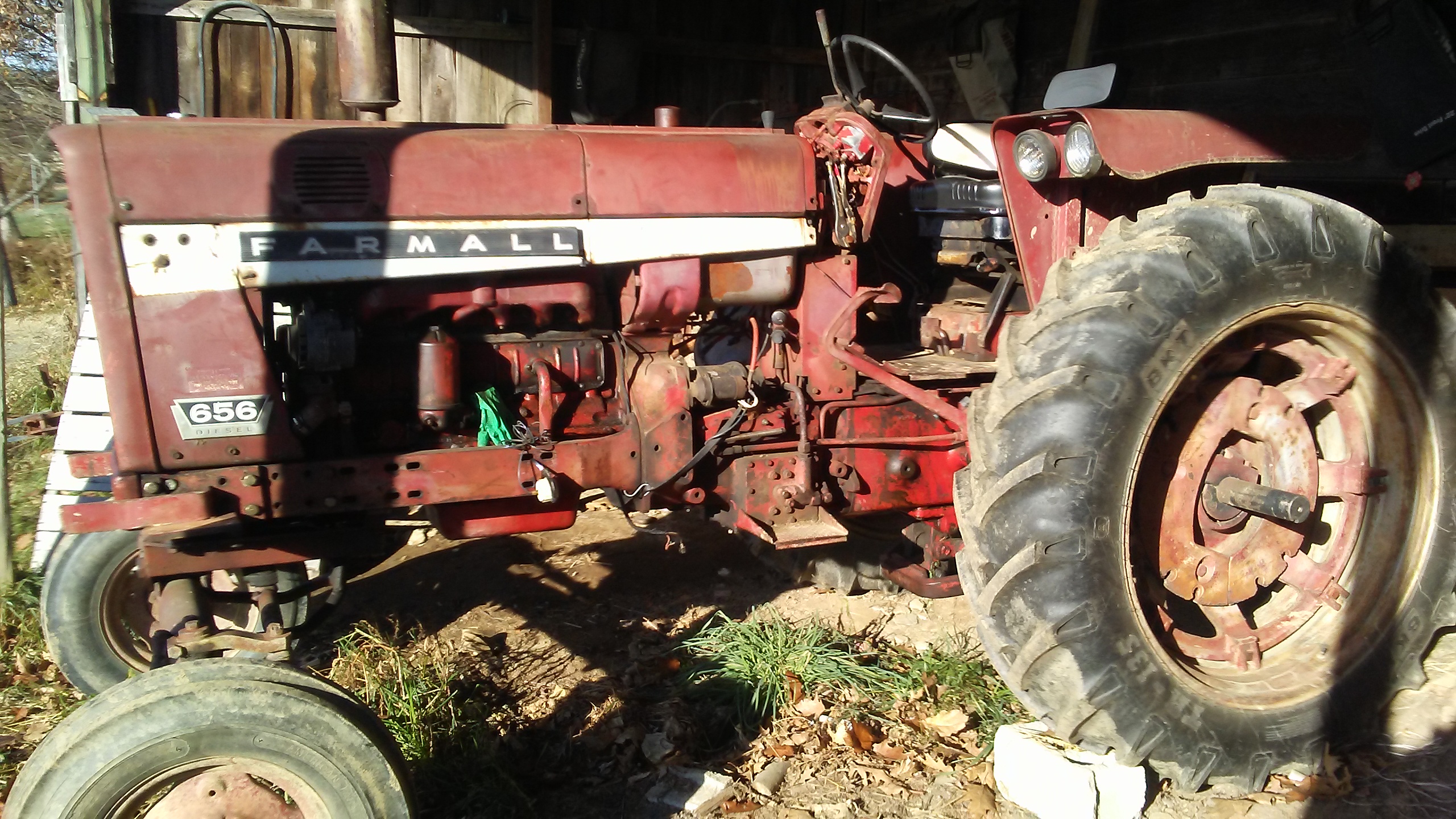 656 hydraulic filter extension plate! General IH Red Power Magazine