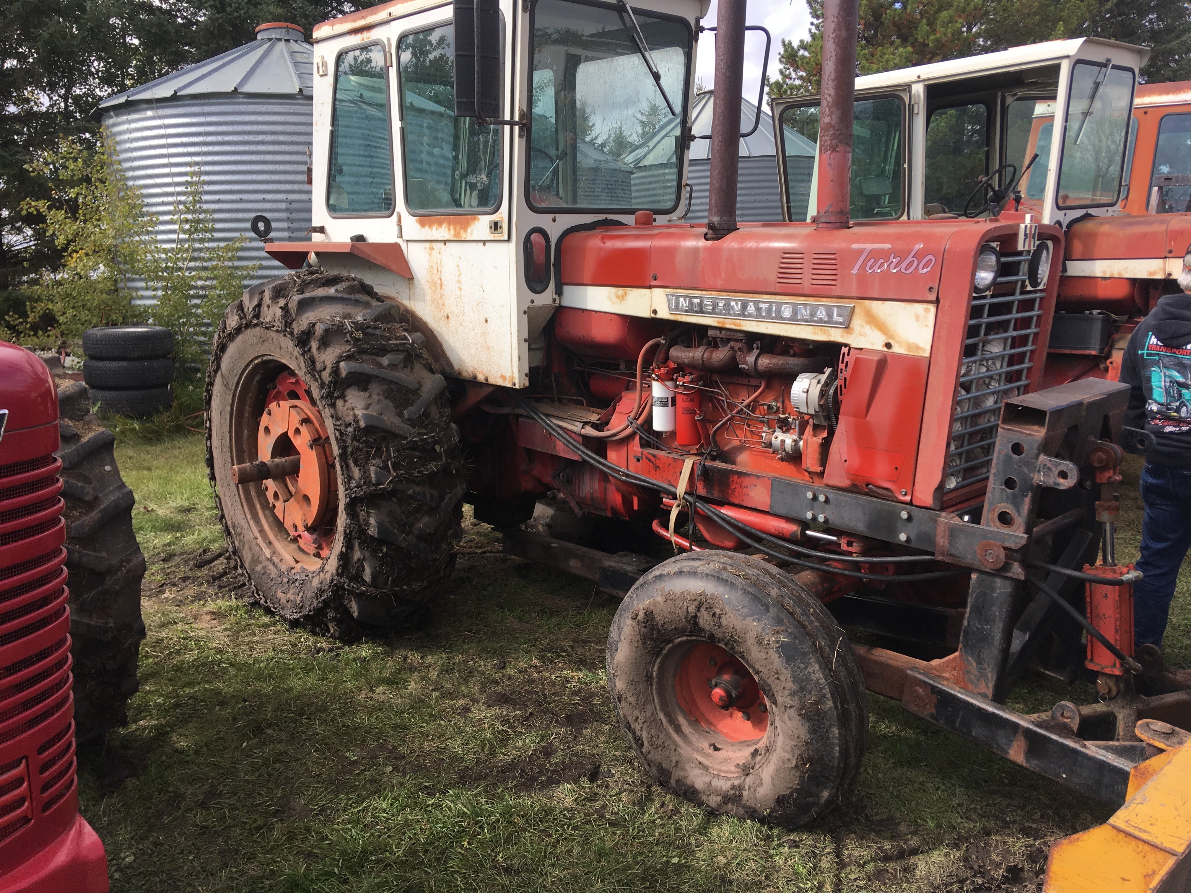 Pictures of auction in Alberta with IH tractors General IH Red Power Magazine Community