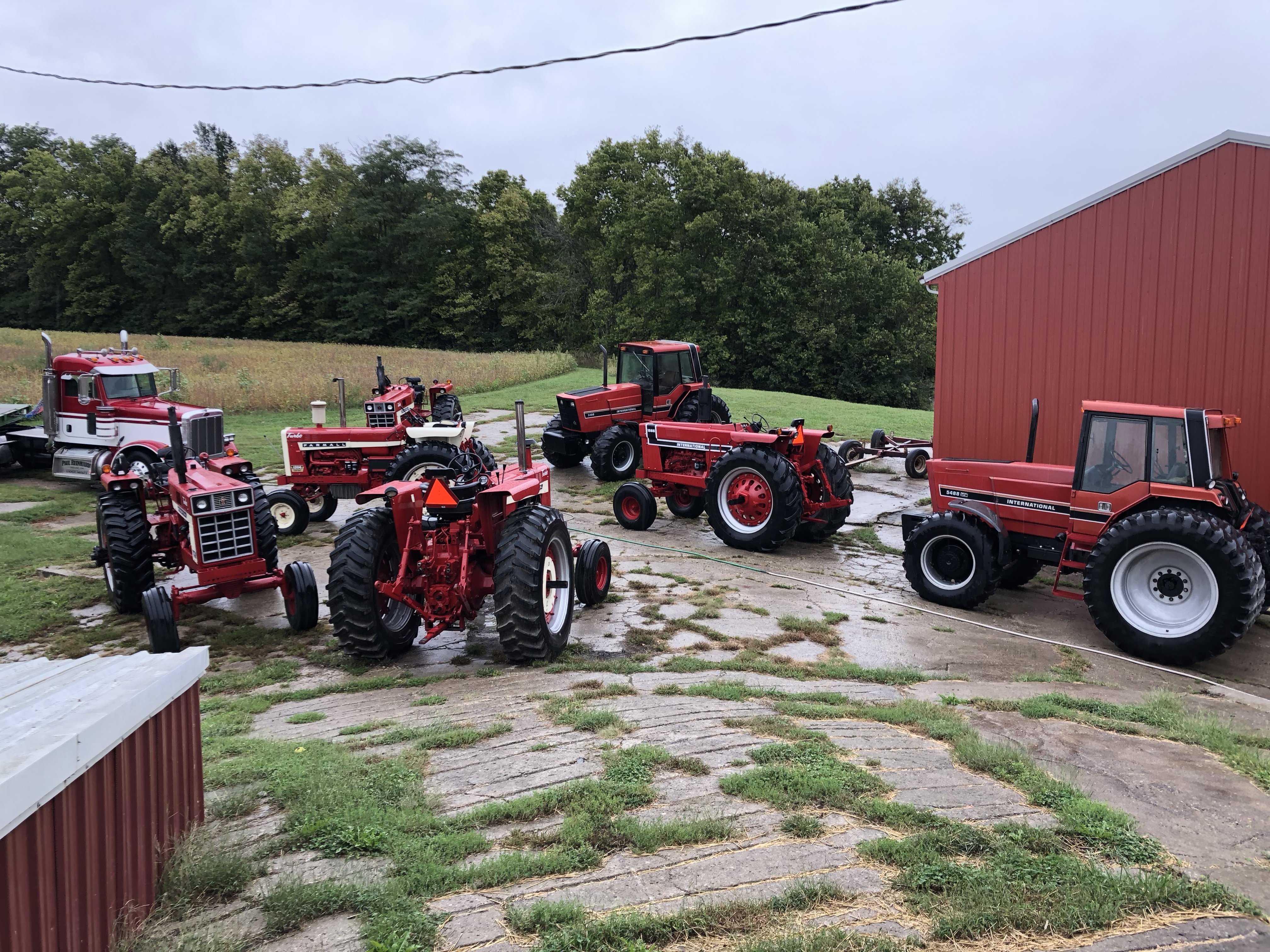 Tractors cleaned up for IH featured show Brookville indiana Coffee