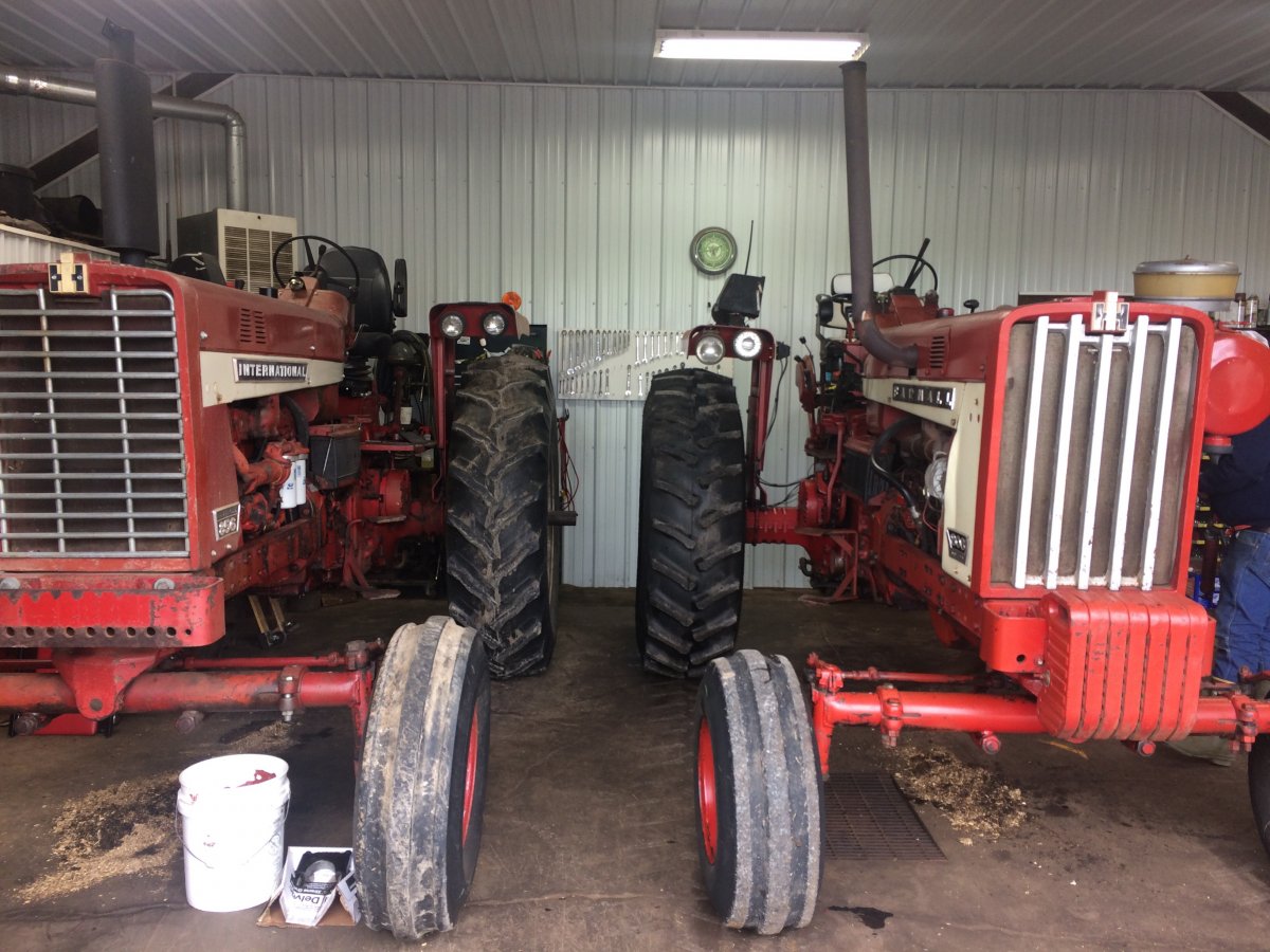 Hyd Fitting Part Number Help Rear Of An 806 General IH Red Power
