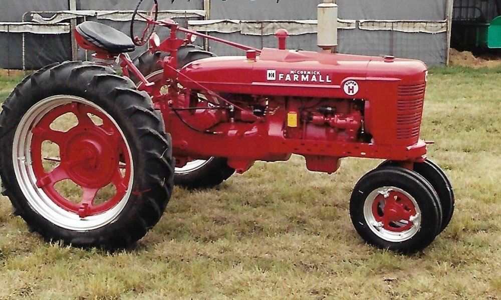 New paint on my 5 old Farmall Tractors Projects, Builds