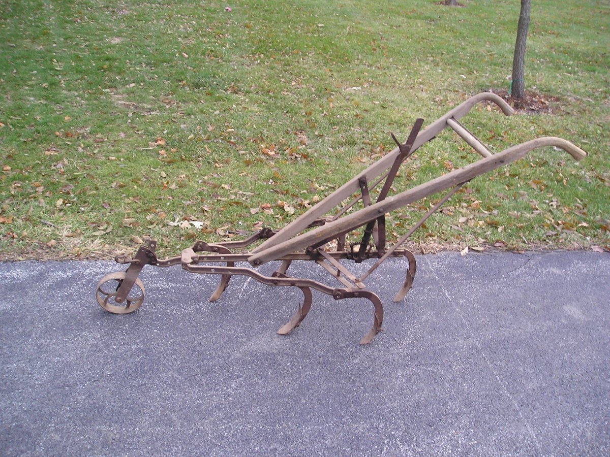 Horse Drawn Cultivator Projects, Builds, & Restorations Red Power