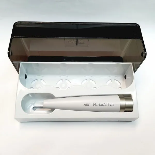 close-up-of-vnsk-ultrasonic-scaler-ergonomics.webp
