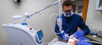dentists-using-solea-laser-fibre-on-patient..webp