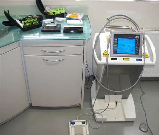 elexxion-laser-cooling-system-in-a-clinic..webp
