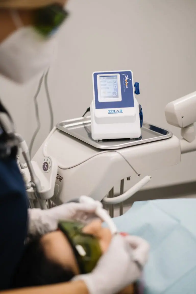 zolar-dental-laser-beam-clinical-use.webp