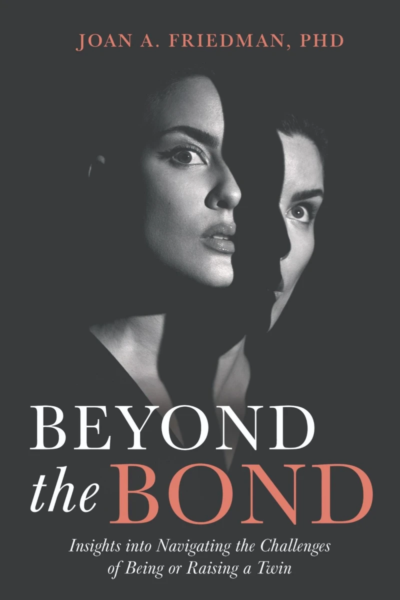 Portada: Beyond the Bond