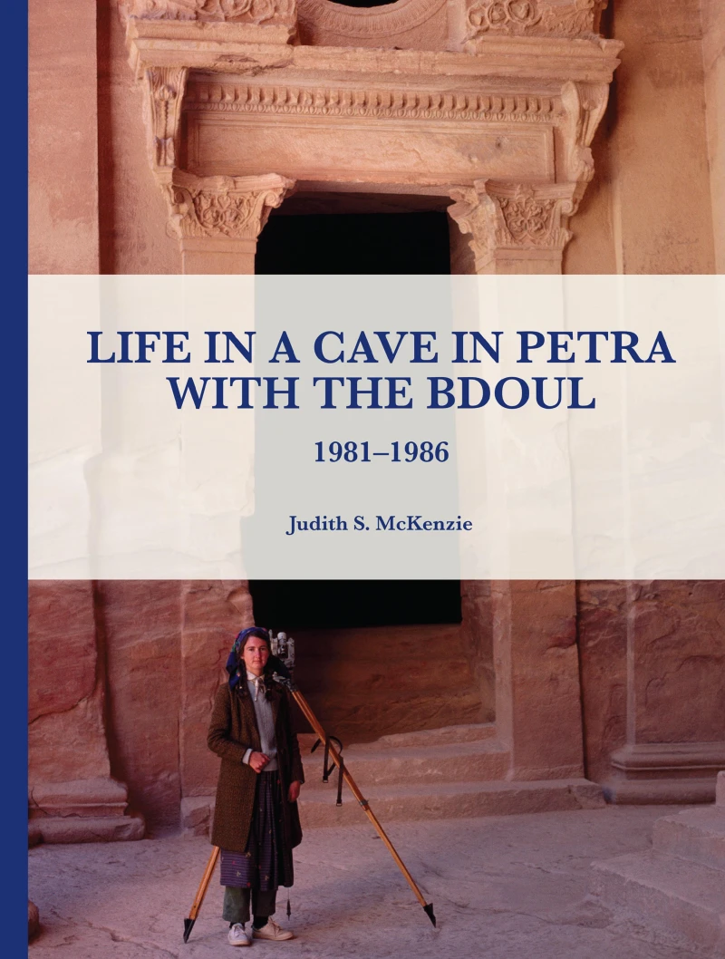 Portada: Life in a Cave in Petra with the Bdoul