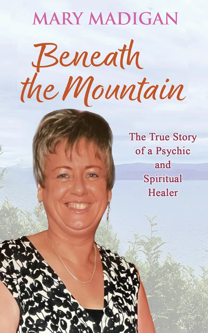 Portada: Beneath the Mountain