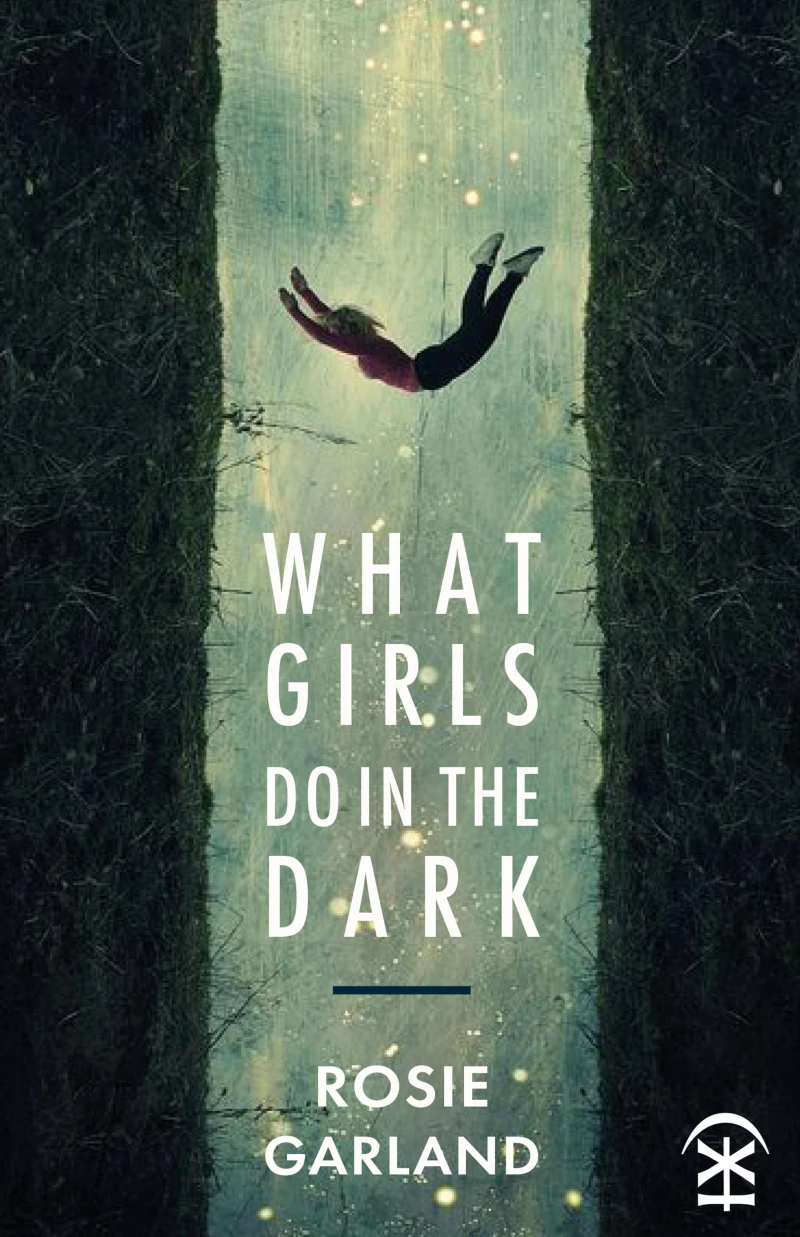Portada: What Girls Do in the Dark