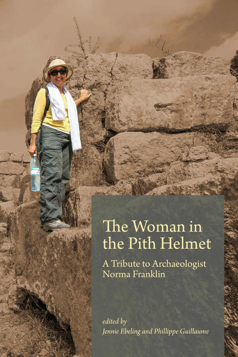 Portada: The Woman in the Pith Helmet