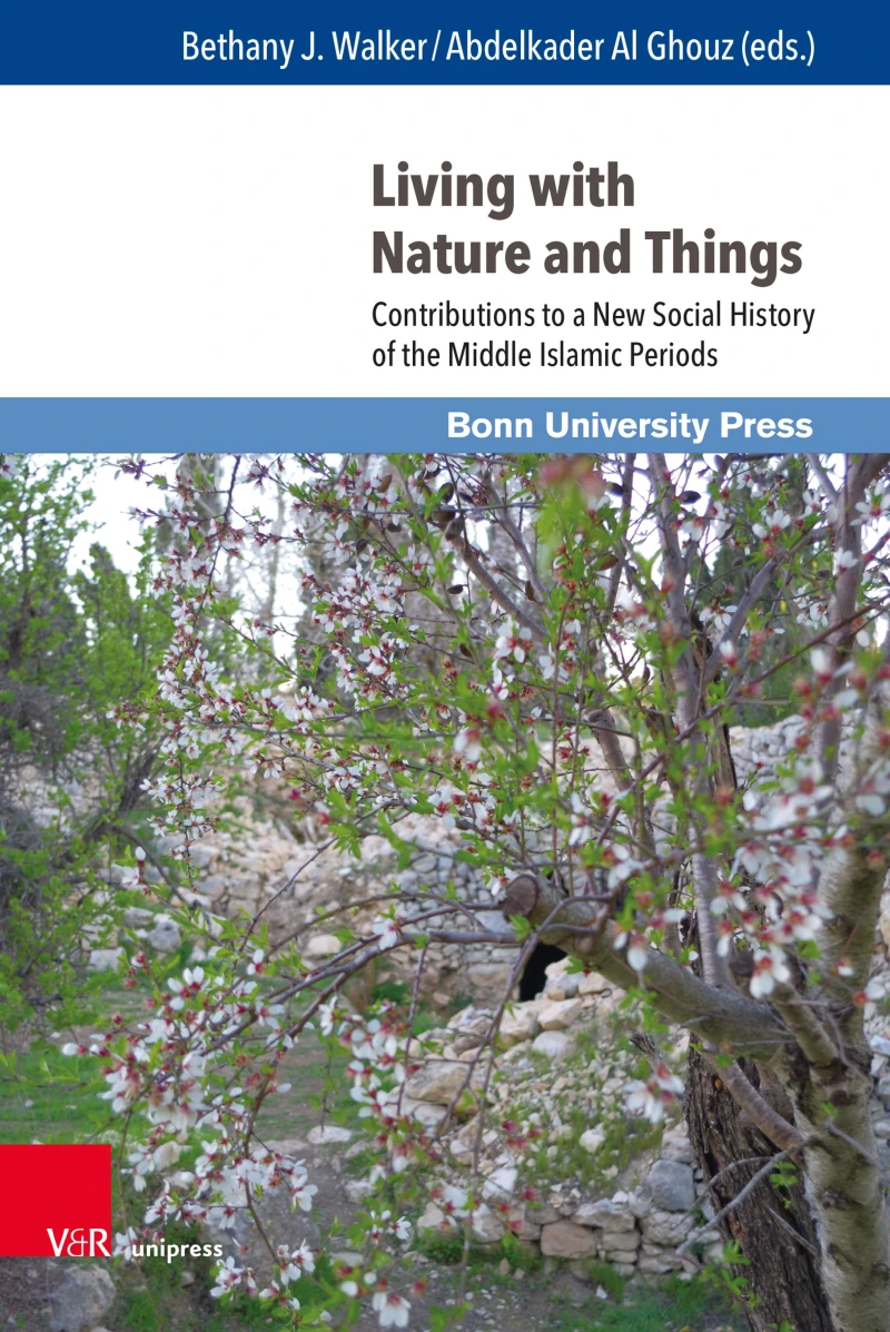 Portada: Living with Nature and Things