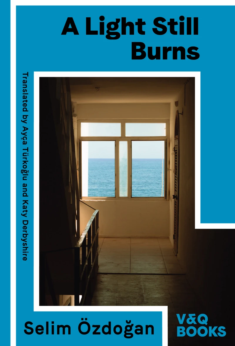 Portada: A Light Still Burns