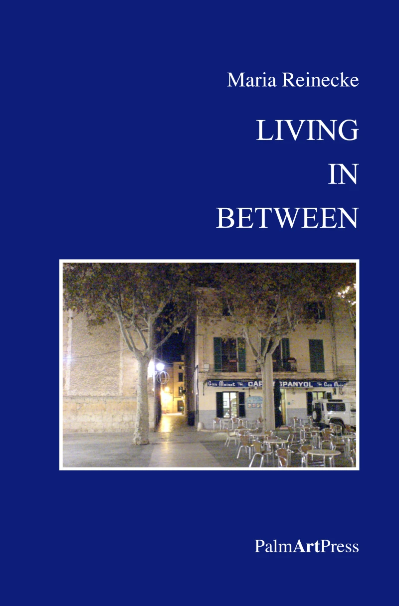 Portada: Living In Between