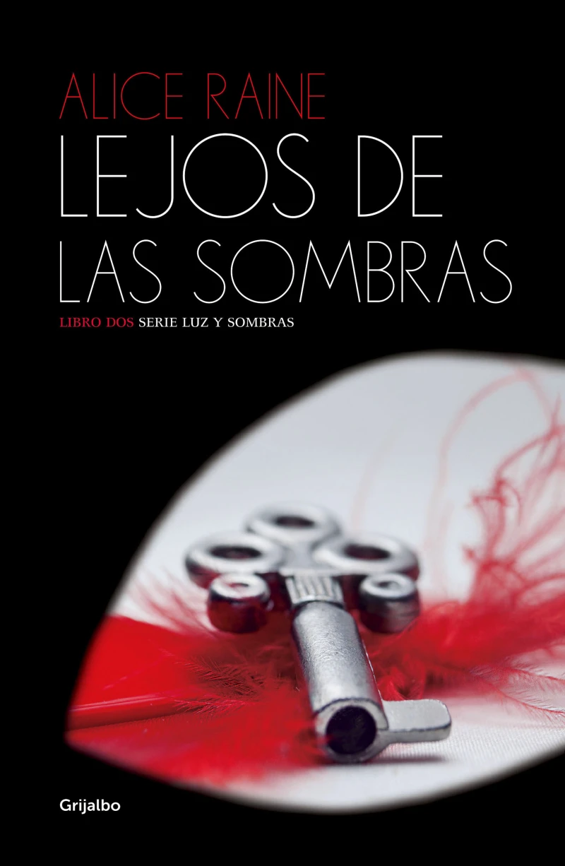 Portada: Lejos de las sombras (Luz y sombras 2)