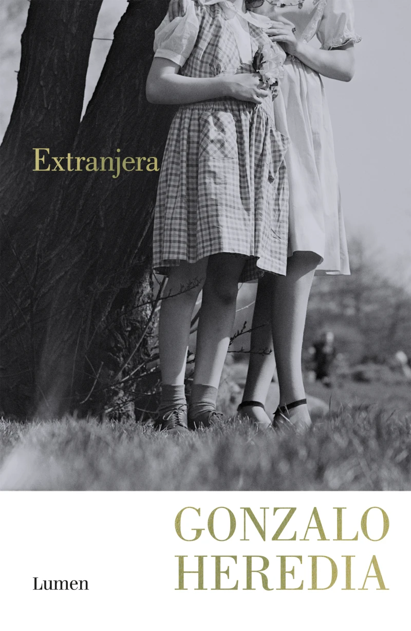 Portada: Extranjera