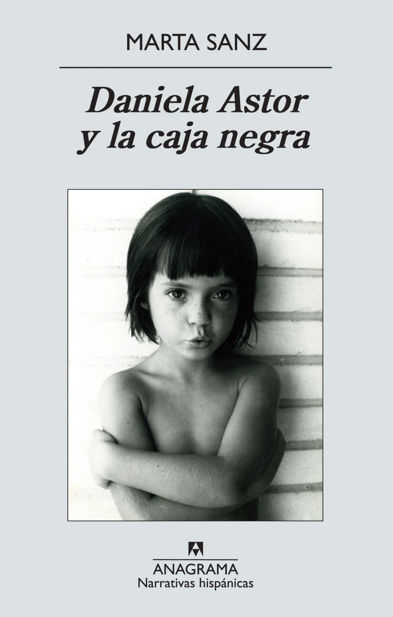 Portada: Daniela Astor y la caja negra