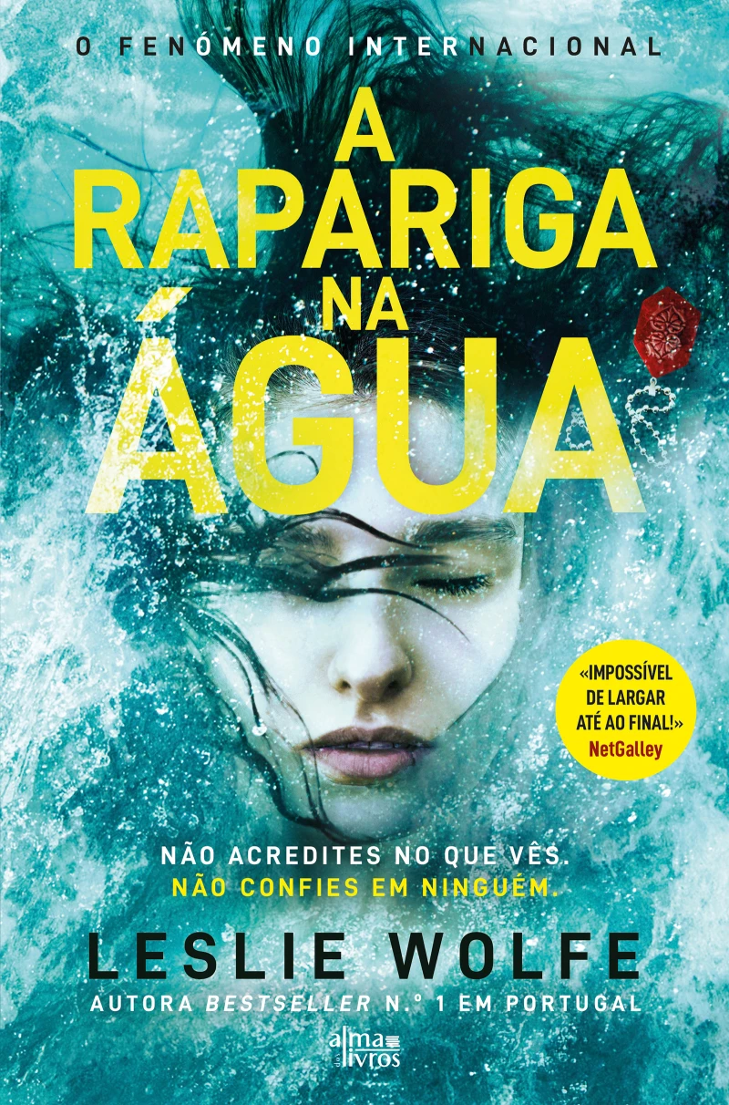 Portada: A Rapariga na Água
