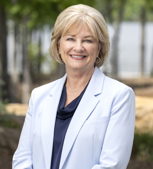 Lori Brown headshot