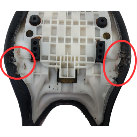 Banco Marca Honda Modelo Cb 300 R Ano 2010 Original AVARIA