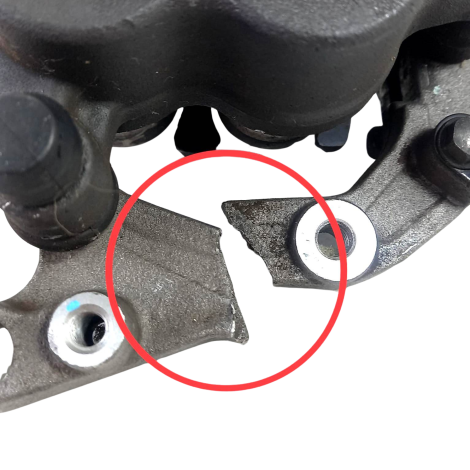 Pinça dianteira Direita Honda CBR 650 F Ano 2015 AVARIA