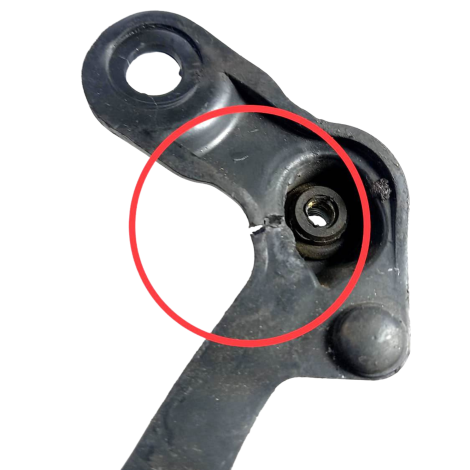 Suporte Carenagem Esquerda Yamaha Yzf R1 2010 Origina AVARIA