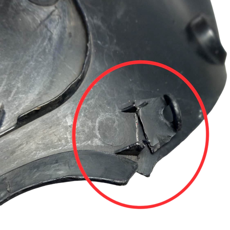 Acabamento Inferior Farol Suzuki Srad 1000 2008 Origi AVARIA