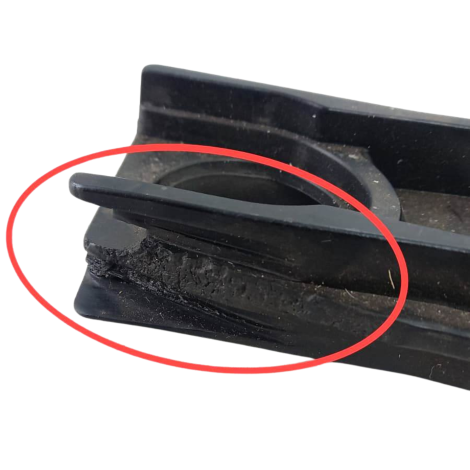 Saboneteira Deslizante Suzuki Srad 1000 2008 Original AVARIA