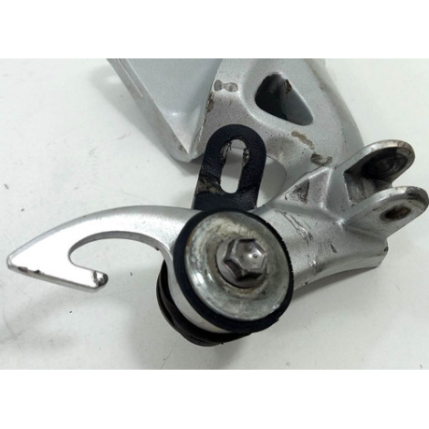 Bacalhau Traseiro Direito Gsx 1300 Hayabusa Ano 2012 Origina