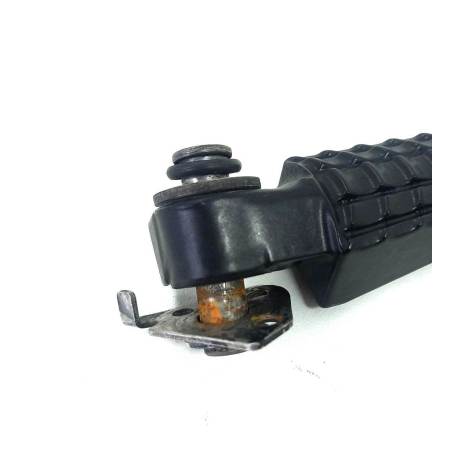 Pedaleira Traseira Direita Suzuki Srad 1000 2012 Original