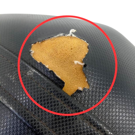 Banco Traseiro Marca Kawasaki Z750 Ano 2010 Original AVARIA