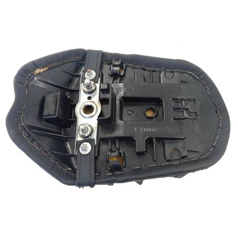 Banco Traseiro Carona Suzuki Srad 1000 2012 Original AVARIA 