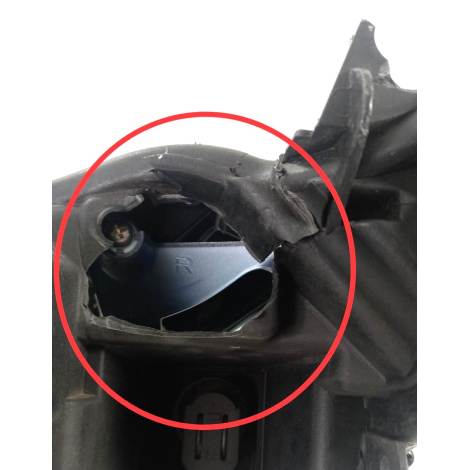 Farol Marca Suzuki Modelo Srad 1000 Ano 2012 Original AVARIA