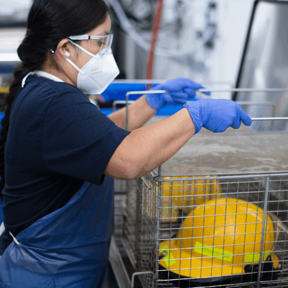 Gear-Wash_Services_IMG_5390_Dayton_Ultrasonic-Cleaning_Helmet_1080