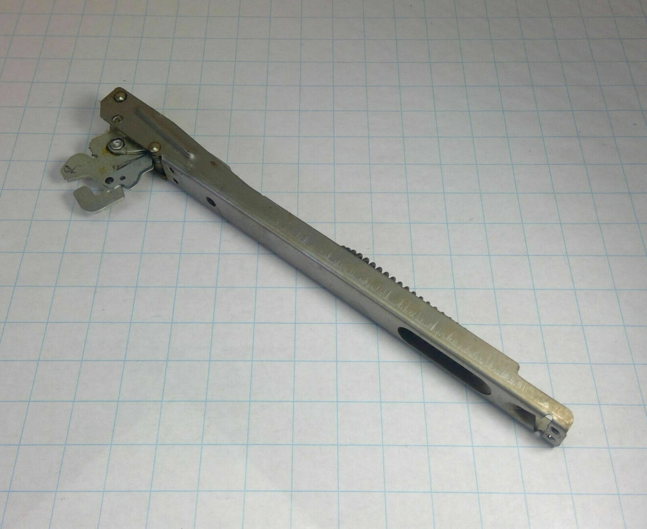 Frigidaire KENMORE Wall Oven DOOR HINGE 318567104 1554422 AP4499893