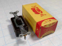 NEW Vintage CIRCLE F "No-Klik" QUIET Rocker Light Switch 3461 (Brown)