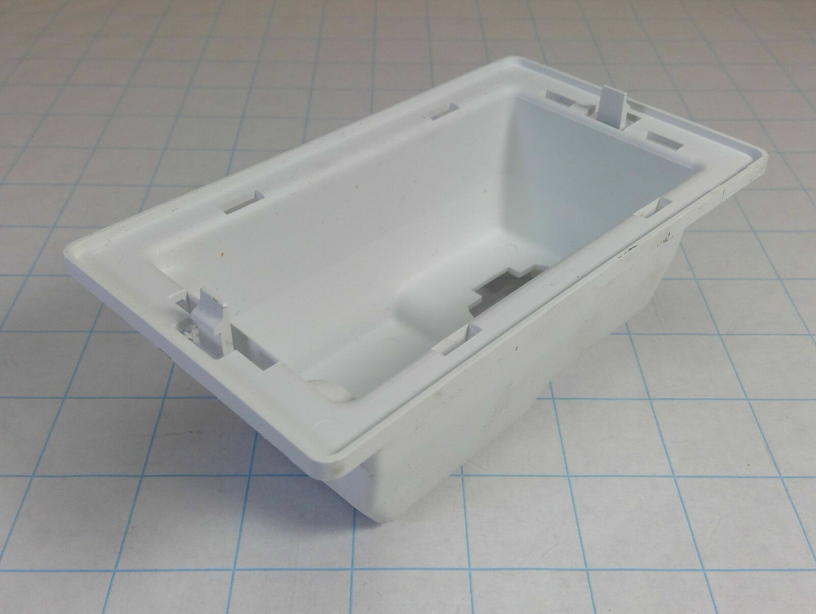 FRIGIDAIRE Refrigerator LIGHT HOUSING 297053102 1531522 AP4456588 PS2368233